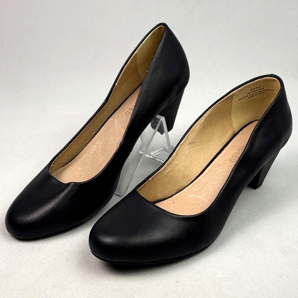 Restricted Womens Black Round Toe Kitten Heel Pumps Size 8.5 Office Career Shoes